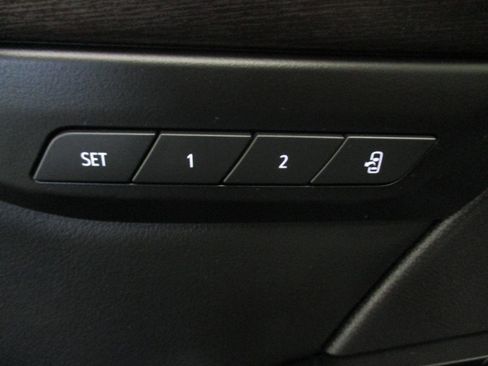 Used 2023 Buick Envision Avenir AWD/4WD image 19