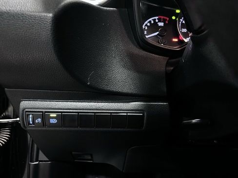 Used 2022 Toyota Corolla LE image 19