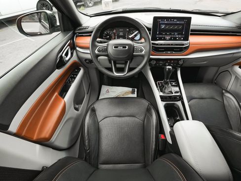 Used 2023 Jeep Compass Limited AWD/4WD image 48