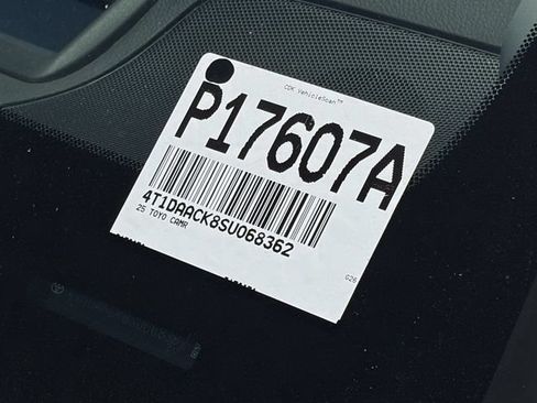 Used 2025 Toyota Camry XLE w/ Premium Plus Package FWD image 32