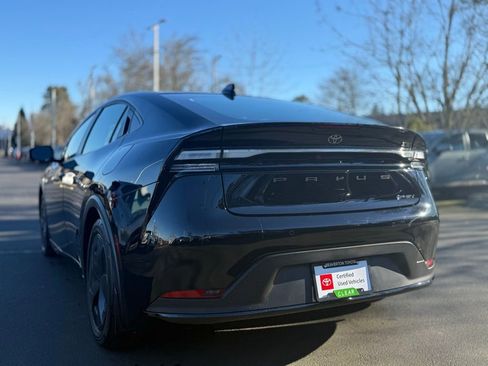 Certified 2025 Toyota Prius Plug-In Hybrid image 3