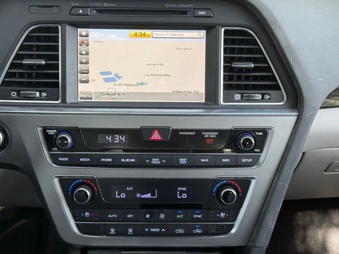 Used 2017 Hyundai Sonata Limited w/ Ultimate Package 04 FWD image 11