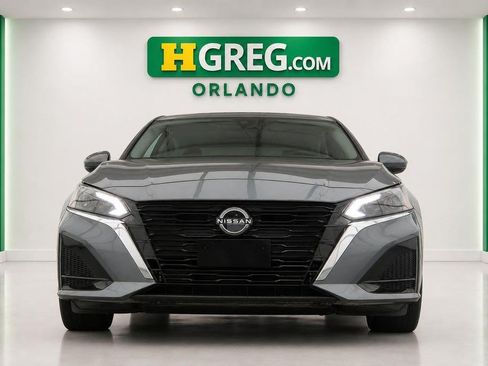 Used 2023 Nissan Altima 2.5 SV FWD image 6