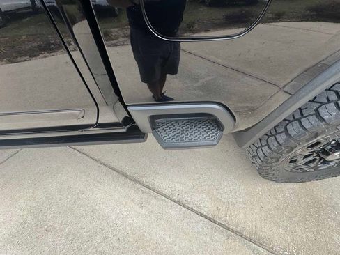 Used 2024 Chevrolet Silverado 2500 High Country w/ Midnight Edition image 22