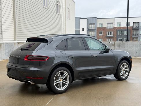 Used 2017 Porsche Macan AWD/4WD image 3