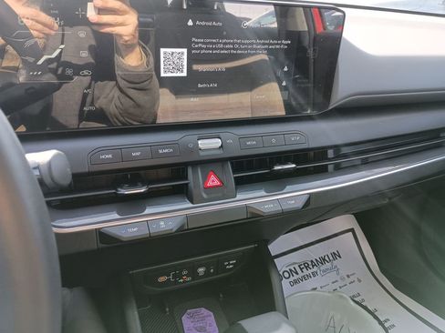 Used 2025 Kia K4 EX image 24