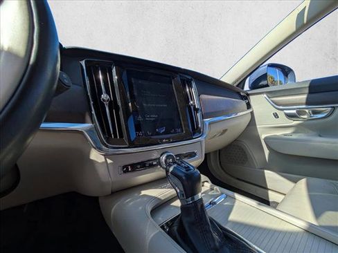 Used 2019 Volvo V90 T5 Cross Country w/ Advanced Package image 12