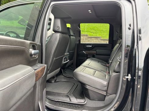 Used 2022 GMC Sierra 2500 Denali w/ Technology Package AWD/4WD image 10