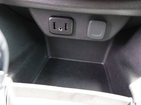 Used 2021 Chevrolet Traverse LT FWD image 23