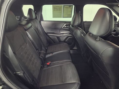Used 2023 Mitsubishi Outlander SE FWD image 29