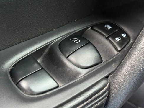 Used 2015 Nissan Rogue SL w/ SL Premium Package FWD image 24