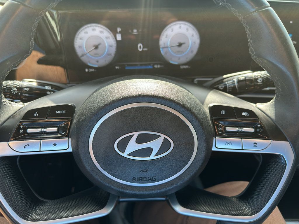 Used 2024 Hyundai Elantra Limited FWD image 11