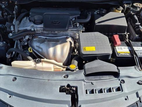 Used 2015 Toyota Camry SE FWD image 22