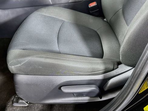 Certified 2025 Toyota RAV4 LE FWD image 19