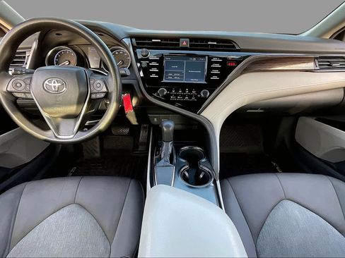 Used 2019 Toyota Camry LE image 13
