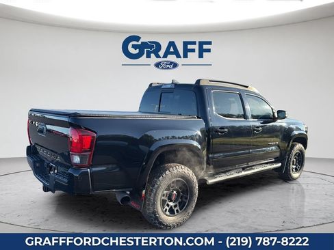 Used 2019 Toyota Tacoma TRD Sport AWD/4WD image 6