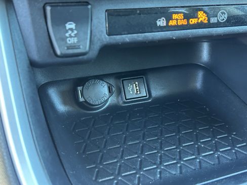 Certified 2024 Toyota RAV4 XLE FWD image 21