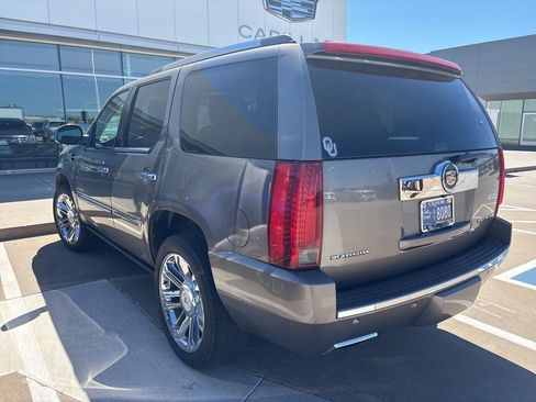 Used 2013 Cadillac Escalade Platinum image 7
