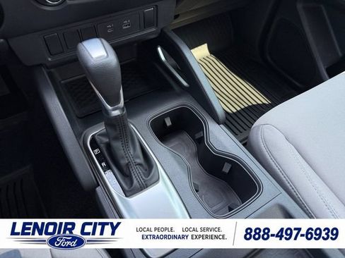 Used 2022 Nissan Frontier SV AWD/4WD image 27