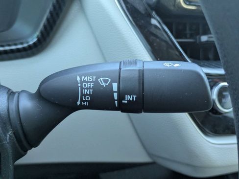 Used 2022 Toyota Corolla LE FWD image 27