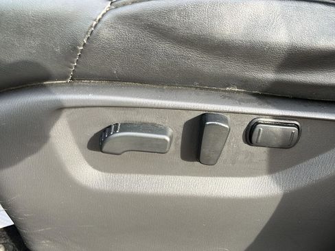 Used 2021 Nissan Armada SL w/ Captain's Chairs Package image 23