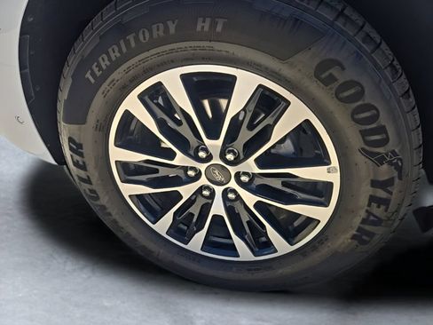 Used 2025 Ford Expedition Max Platinum AWD/4WD image 37