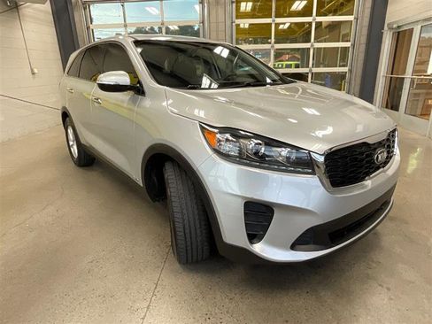 Used 2020 Kia Sorento LX image 7