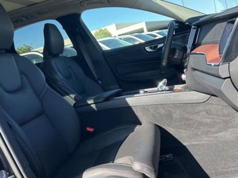 Used 2023 Volvo XC60 B5 Ultimate AWD/4WD image 31