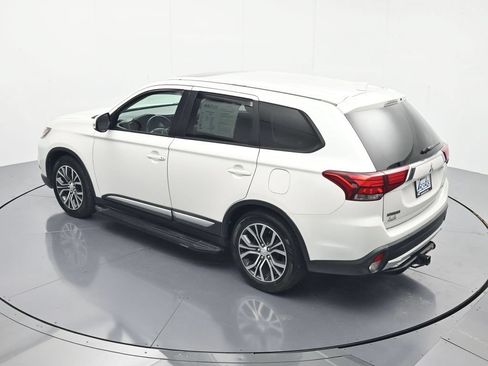 Used 2018 Mitsubishi Outlander SE FWD image 34