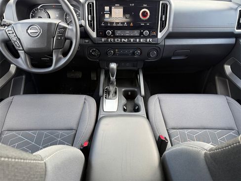 Certified 2025 Nissan Frontier SV image 10