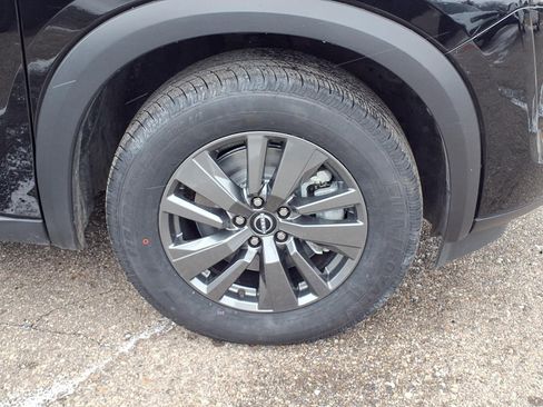 Used 2024 Nissan Pathfinder SV image 22