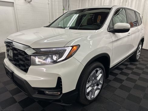 Used 2024 Honda Passport EX-L image 4