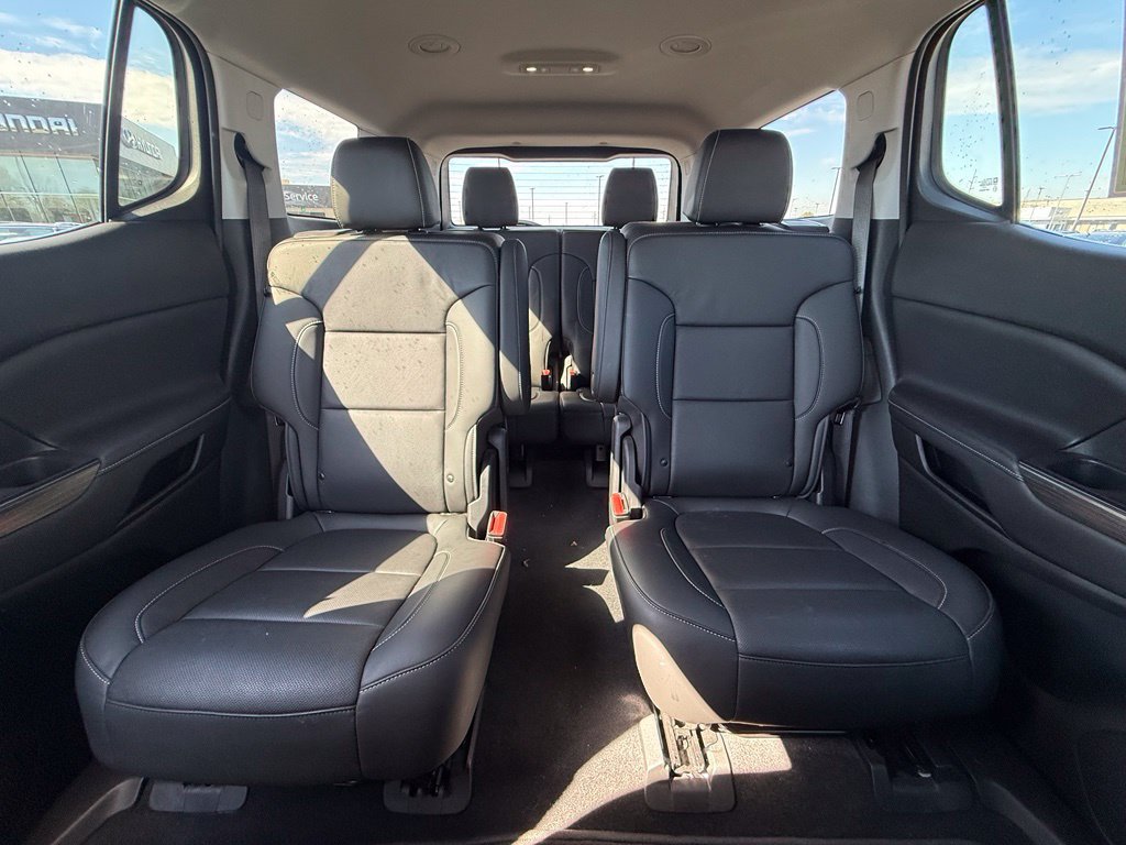 Used 2021 GMC Acadia SLT w/ Premium Package FWD image 30