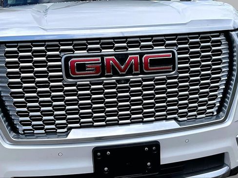 Used 2023 GMC Yukon Denali w/ Denali Reserve Package AWD/4WD image 30
