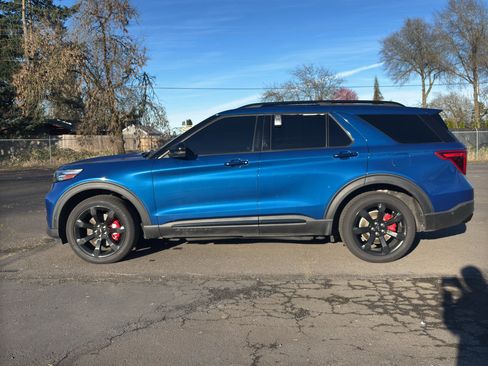 Used 2020 Ford Explorer ST w/ ST Street Pack image 21