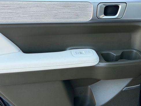 Used 2025 Hyundai Santa Fe Calligraphy image 11