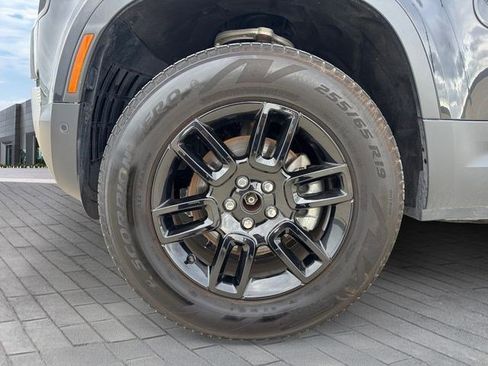 Used 2025 Land Rover Defender 110 S AWD/4WD image 9