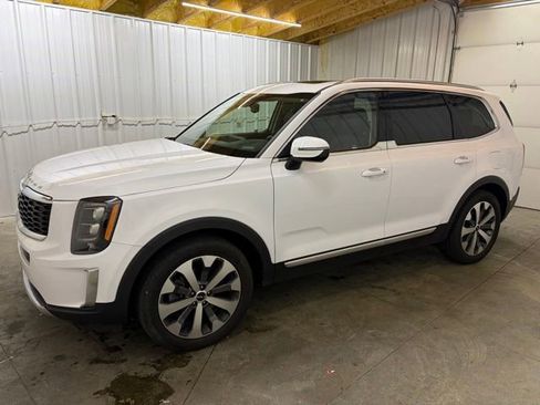 Used 2022 Kia Telluride EX w/ EX Premium Package FWD image 4