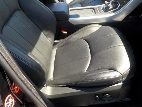 Used 2017 Land Rover Range Rover Evoque SE image 25