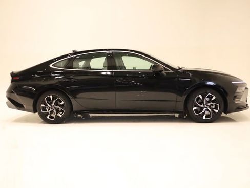 Used 2025 Hyundai Sonata SEL FWD image 3
