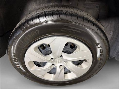 Used 2024 Toyota RAV4 LE AWD/4WD image 17
