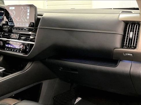 Used 2023 Nissan Pathfinder Platinum image 20