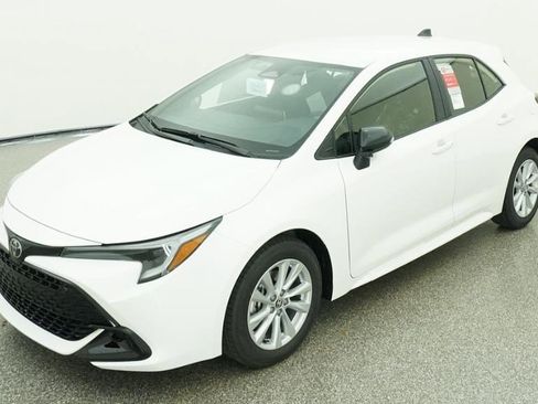 New 2026 Toyota Corolla SE image 1