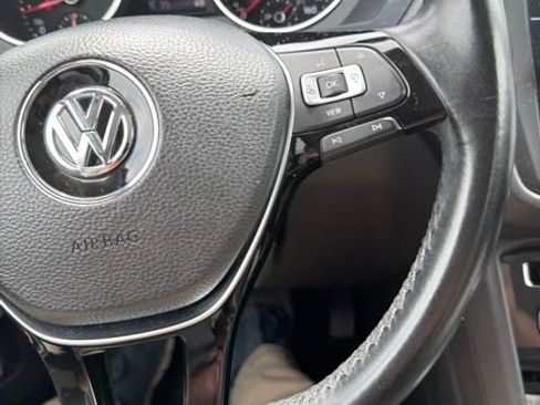 Used 2019 Volkswagen Tiguan SE w/ Panoramic Sunroof Package FWD image 26