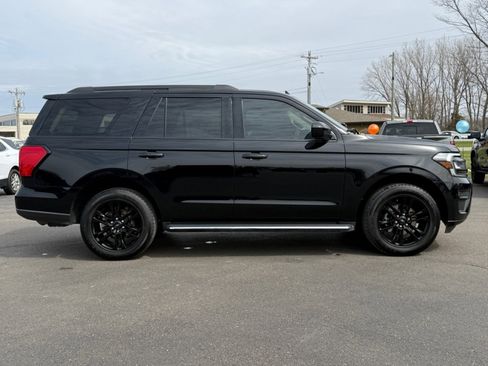 Used 2022 Ford Expedition XLT image 9