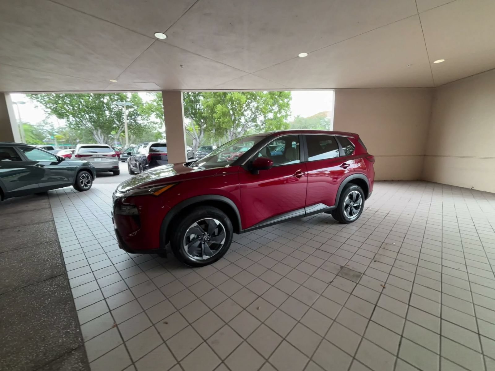 Used 2025 Nissan Rogue SV AWD/4WD image 7