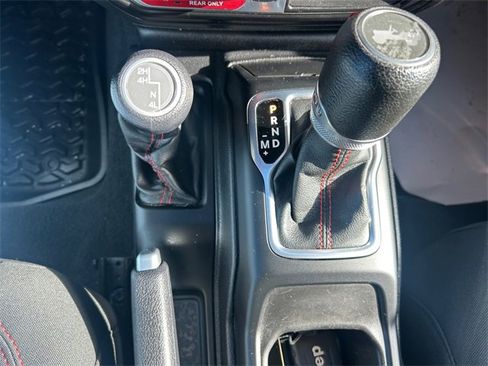 Used 2020 Jeep Wrangler Rubicon w/ LED Lighting Group image 17