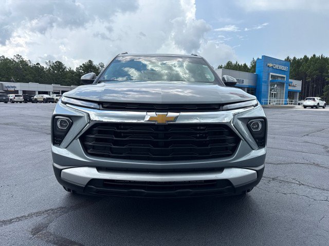 Used 2024 Chevrolet TrailBlazer LT w/ LT Cold Weather Package FWD image 8