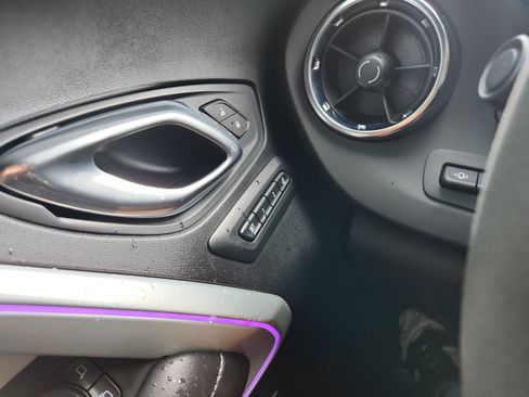 Used 2022 Chevrolet Camaro SS RWD image 26