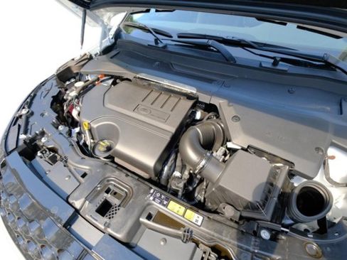 Certified 2024 Land Rover Discovery Sport S image 9